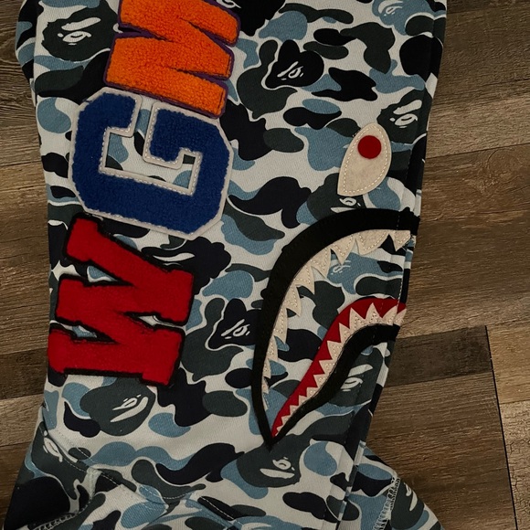 BAPE SHARK CAMO HOODIE FOR STEAL‼️ - Picture 4 of 8